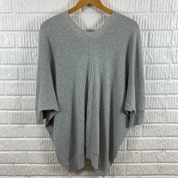 CAbi Gray V-Neck Top - Picture 7 of 12